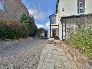 Photo 25- click for photo gallery